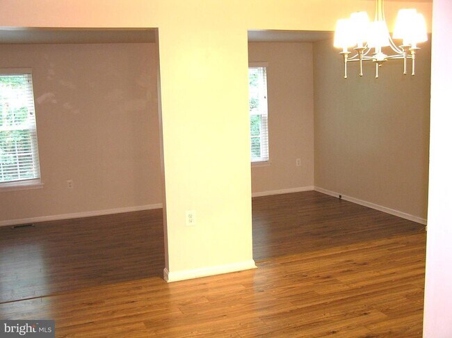 Building Photo - 10053 Chestnut Wood Ln
