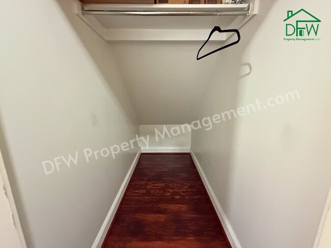 Building Photo - Beautiful 4 Bedroom 2.5 Bathroom Home for Lease in Grand Prairie, TX