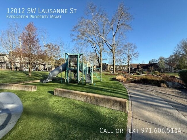 Building Photo - 12012 SW Lausanne St