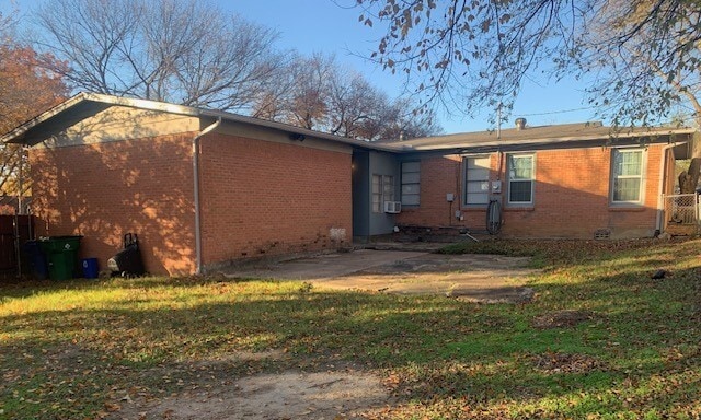 Back of house. Large patio for entertaining. - 3150 Ray Dr W