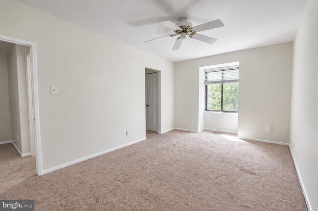 Building Photo - 6049 Forrest Hollow Ln