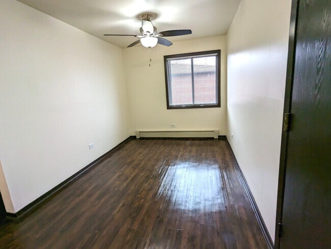 Building Photo - 14043 Kilpatrick Ave