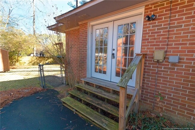 Building Photo - 1710 McGougan Rd