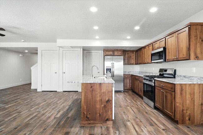 Building Photo - Eastside View Townhomes