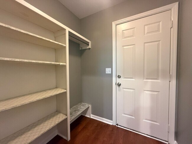 Building Photo - Pet-Friendly 3-Bedroom Home with Fenced Yard, Sun Room & Utilities Included