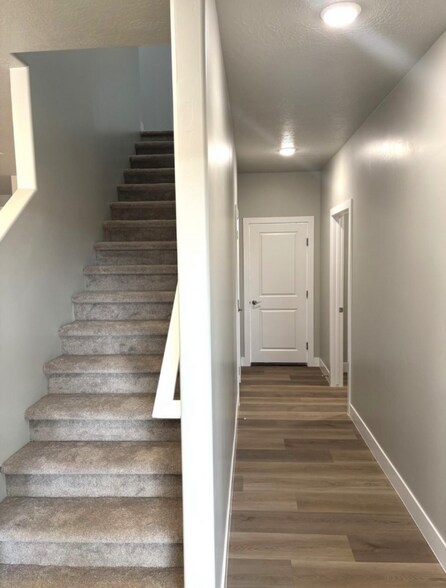 Building Photo - 446 N 780 W