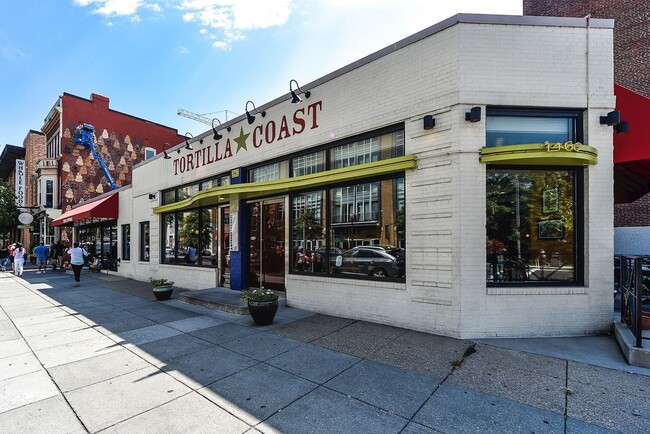 Building Photo - 2 bedroom 2 bath condo in Adams Morgan