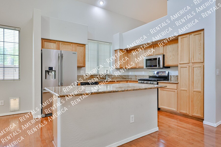 Building Photo - 9710 S 45th Ave