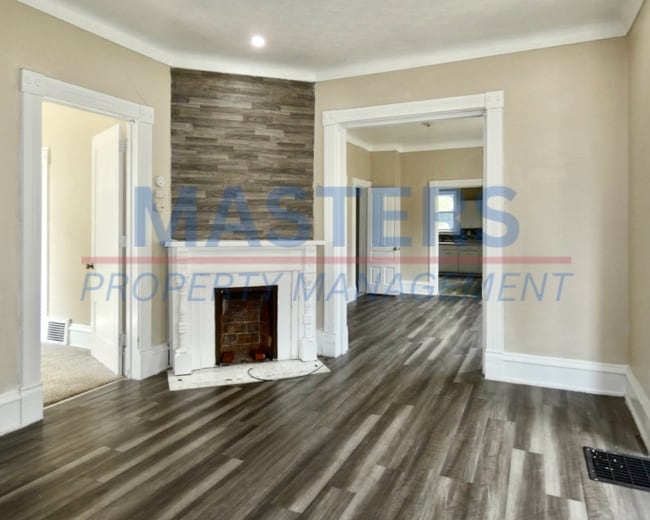 Primary Photo - 834 Prouty Ave