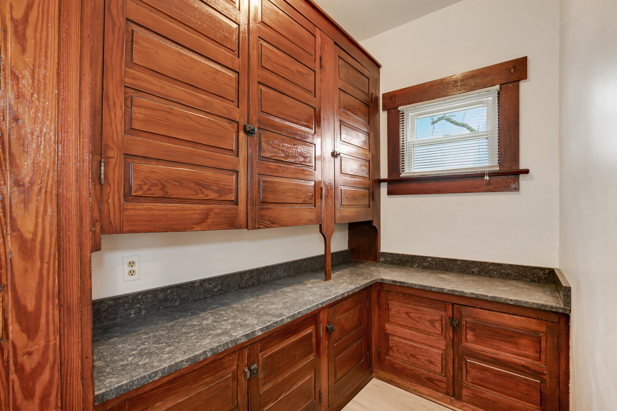 pantry - 21-23 E Water St