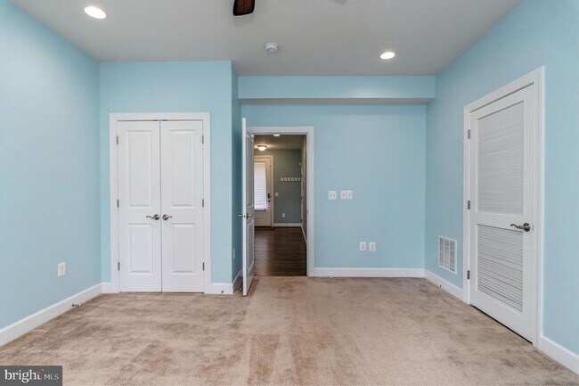 Building Photo - 3697 Ambrose Hills Rd