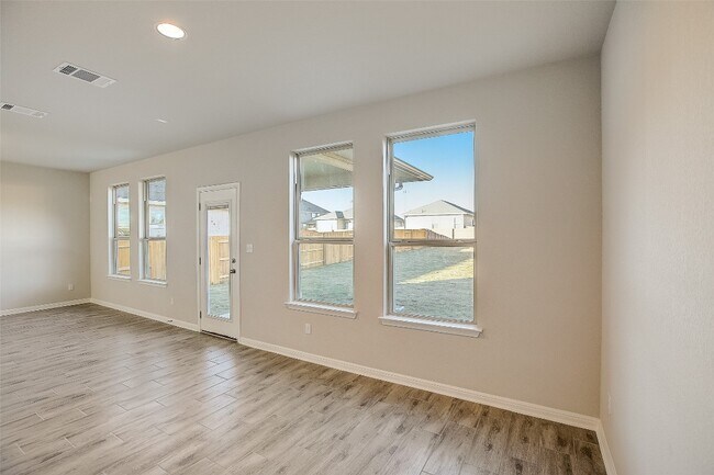 Building Photo - 540 Rearing Mare Pass