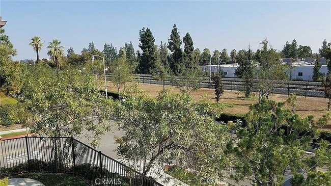 Building Photo - 908 N Acacia Ct