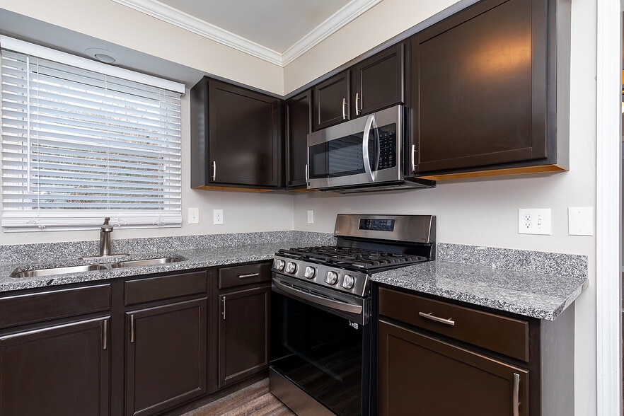 Three Bedroom Apartment - Berkshire Commons