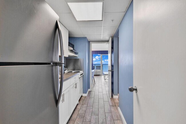 Building Photo - 2300 N Ocean Blvd
