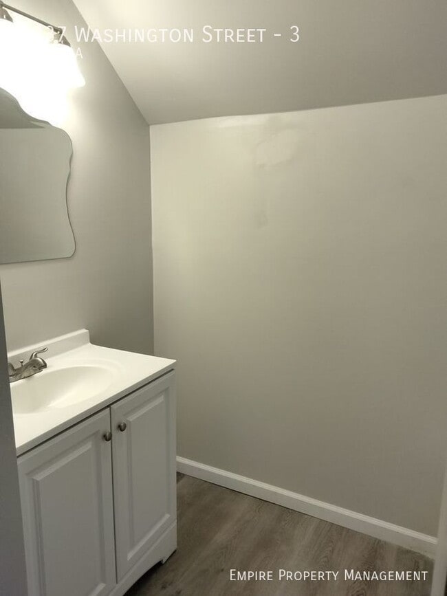 Building Photo - 1337 Washington St