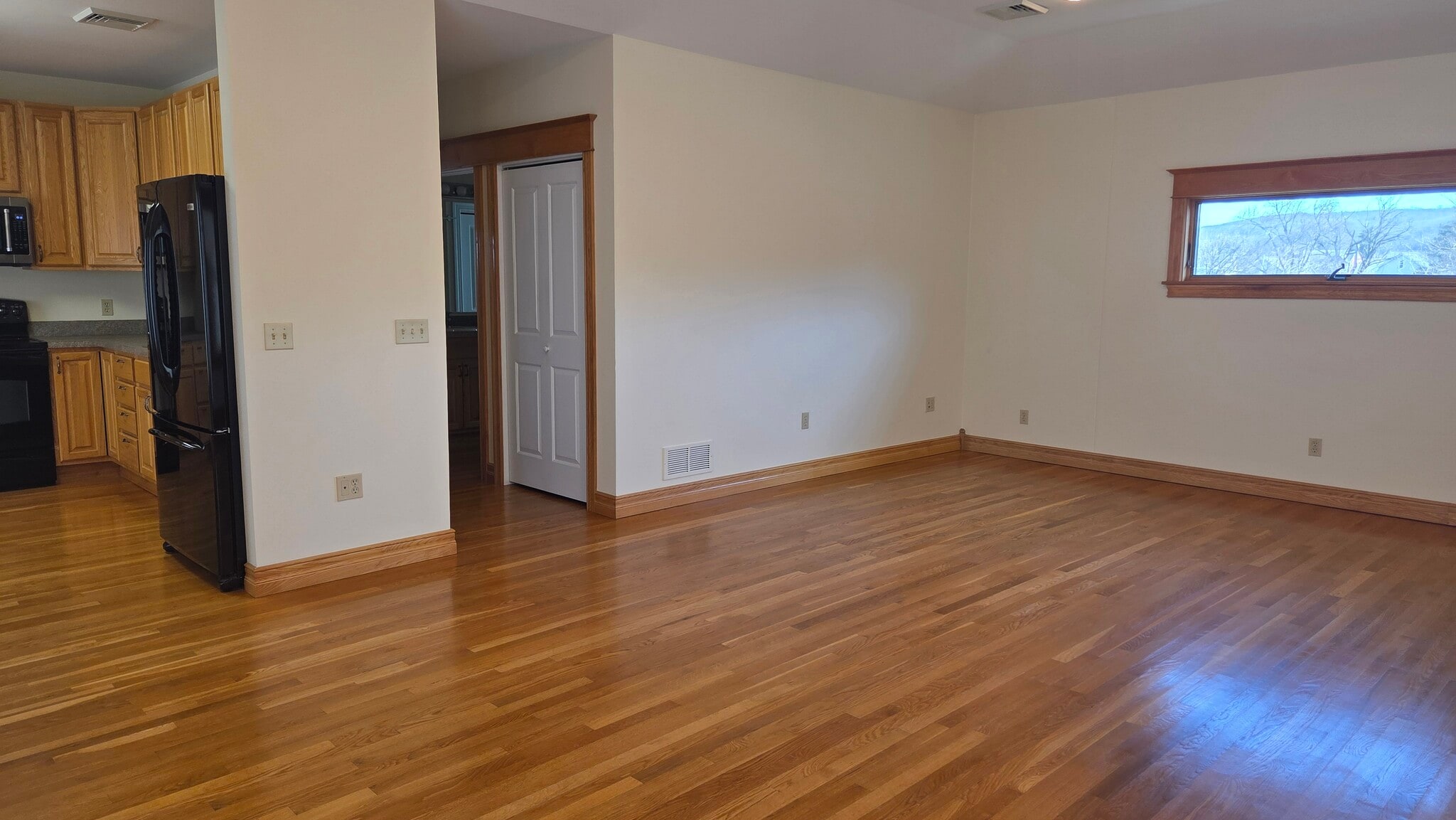 Building Photo - 559 Minor St