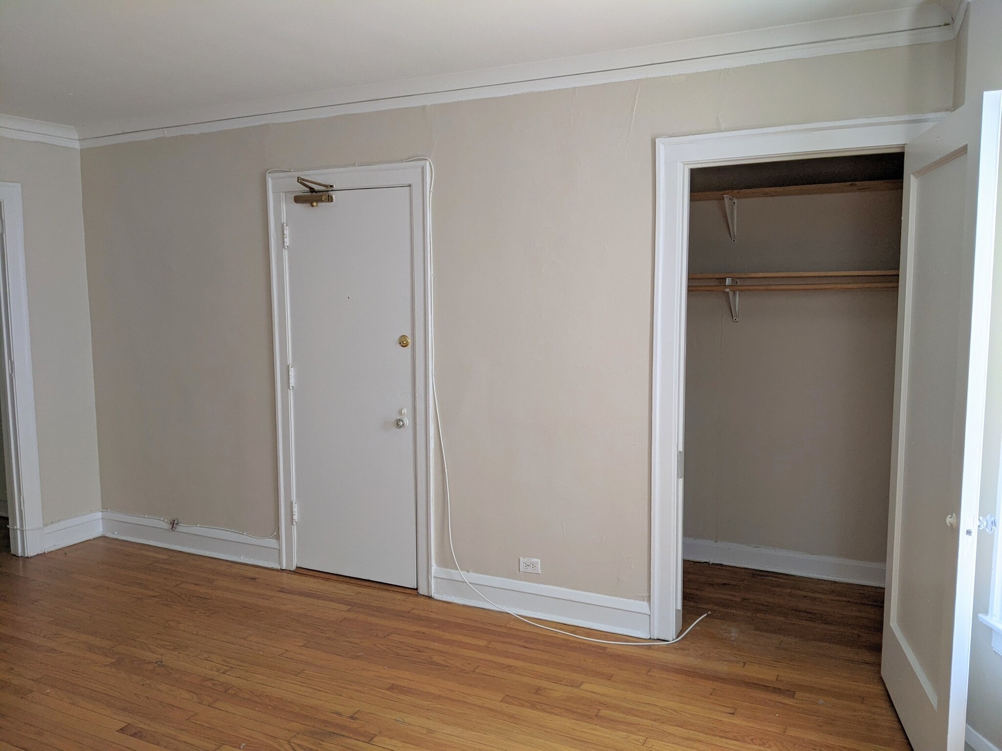 Building Photo - 906 Elmwood Ave