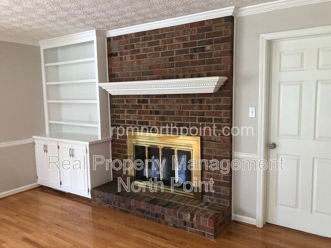 Building Photo - 1565 Maple Ridge Dr
