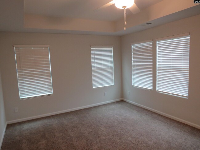 Building Photo - 427 Nutsedge Ct
