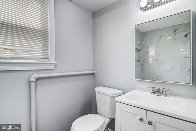 Building Photo - 6226 20th Ave