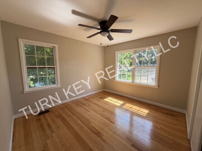 Building Photo - 1812 Etowah Cir