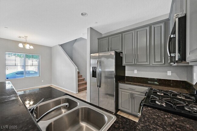 Building Photo - 8920 Hand Painted Ct