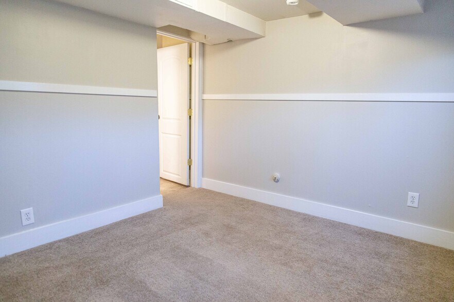 Bedroom 1 - 71 S Orchard Dr