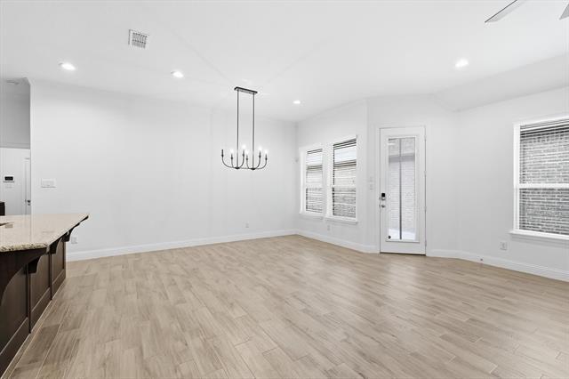 Building Photo - 916 10th St