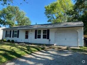 Building Photo - Updated 3 Bedroom House With Large Fenced-...