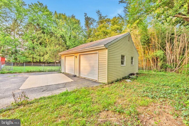 Building Photo - 3307 Beechtree Ln