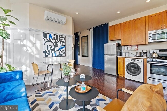 Building Photo - 1836 Delancey St