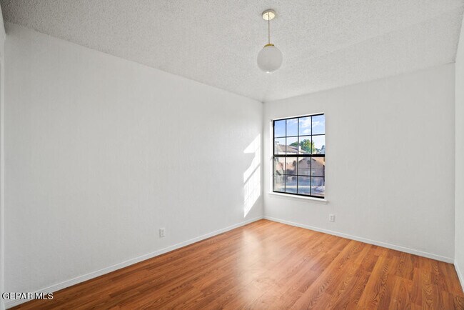 Building Photo - 7225 Golden Hawk Dr