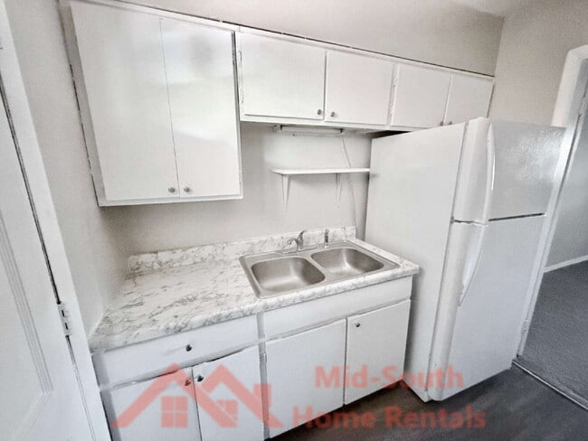Building Photo - 25 N Idlewild St