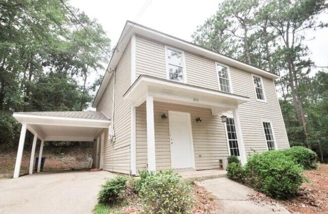 Primary Photo - 691 Ridgewood Dr