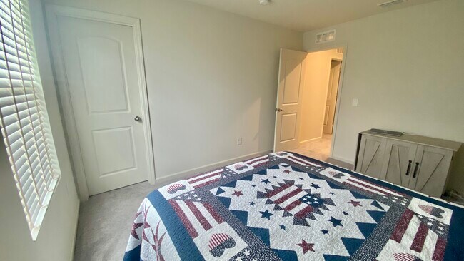 Building Photo - 4081 Lotus St