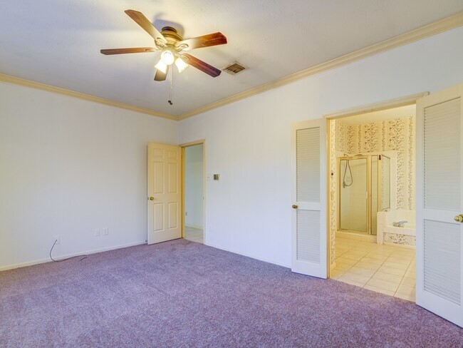 Building Photo - 14406 Fair Knoll Way