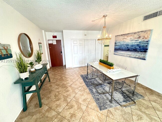 Building Photo - 3901 S Ocean Dr