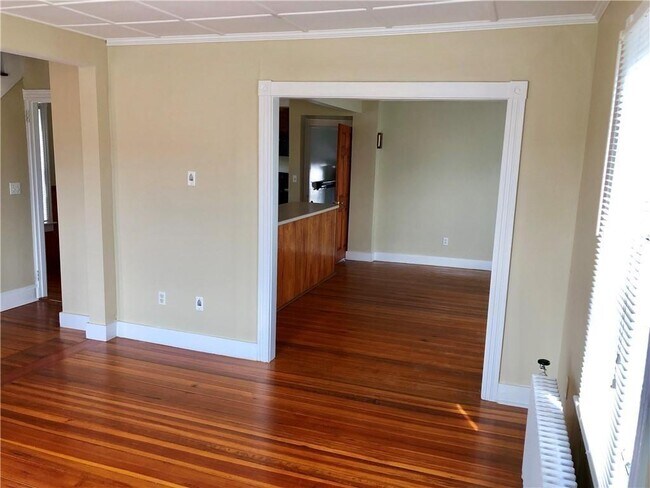 Building Photo - 673 Aquidneck Ave
