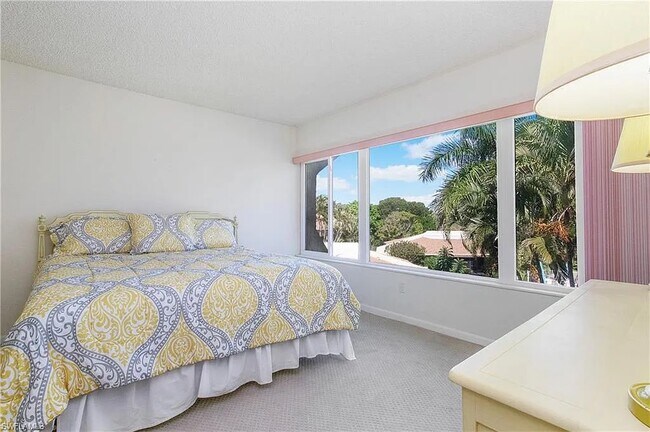 Building Photo - 955 Palm View Dr