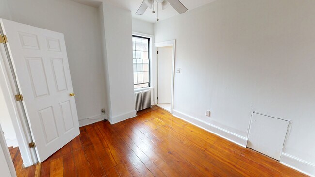 Building Photo - 313 S 18th St