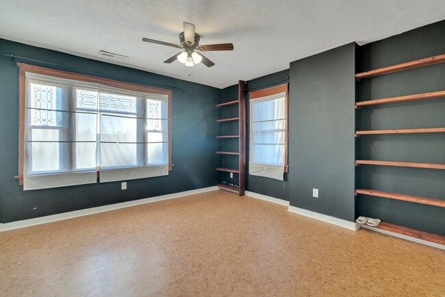 Building Photo - 2656 Jefferson Ave
