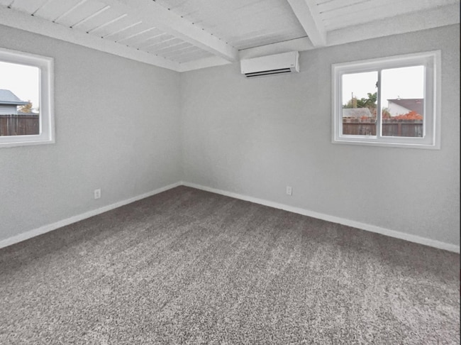 Building Photo - 5928 Lila Ln