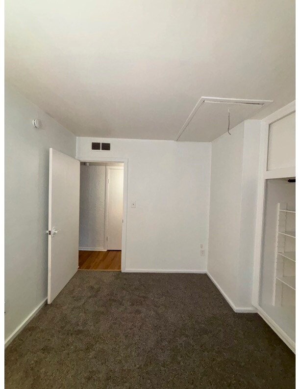 MIddle bedroom 9 x 11 - 8095 Monroe Blvd