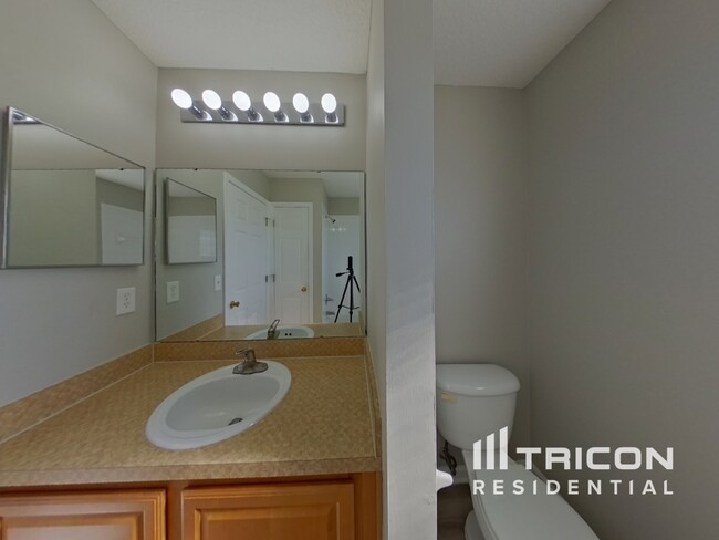 Building Photo - 582 Summer Breeze Dr N