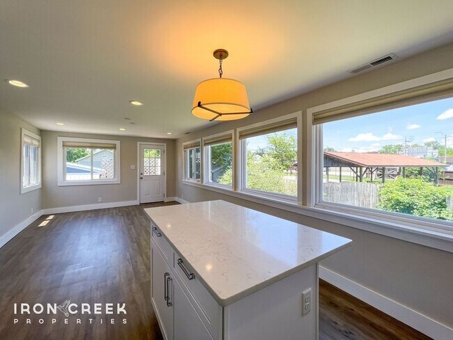 Building Photo - 21 Brevard Rd