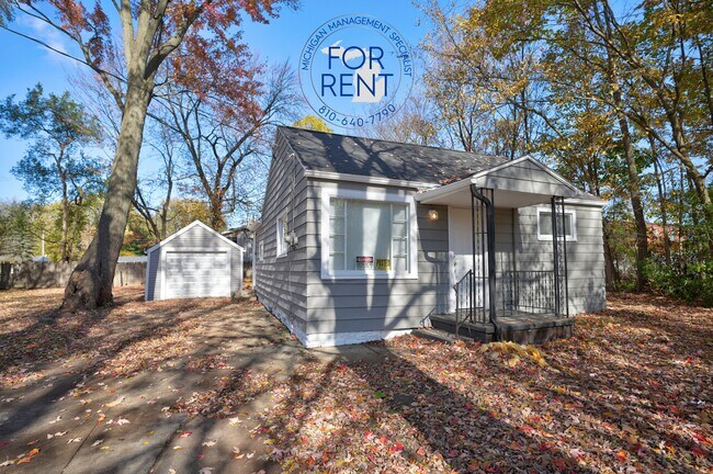 Building Photo - 2429 Lincoln Manor Dr