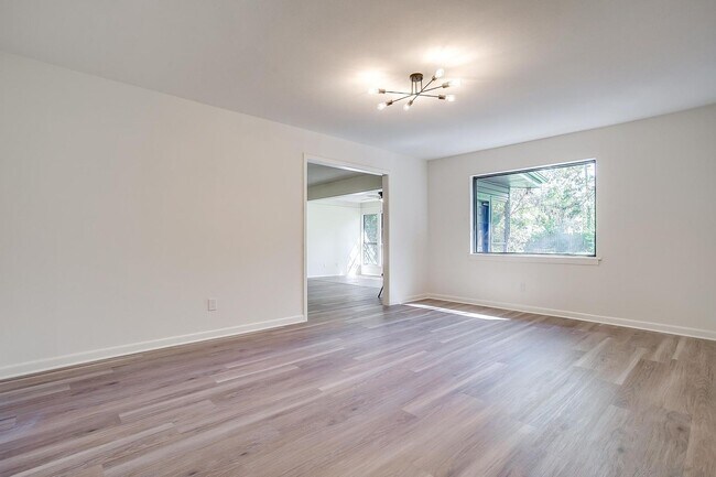 Building Photo - Fully Renovated Home in Desirable Fort Wor...