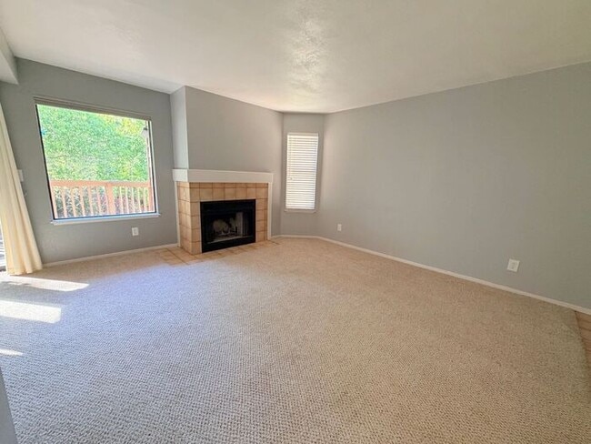 Building Photo - Reno Riverfront Condo - Single Story with Garage