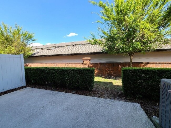 Building Photo - 1039 Taramundi Dr